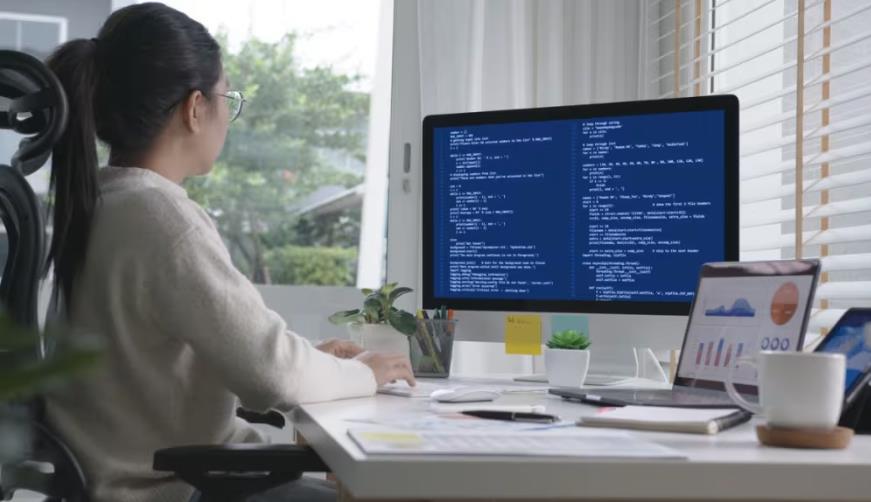 智慧零售新基建:勉县软件开发公司如何构建全渠道商业操作系统?